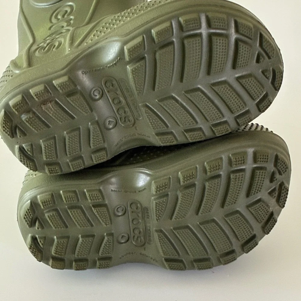 Crocs Kids Size C4 Handle It Rain Boots Army Green Waterproof Pull On 211056